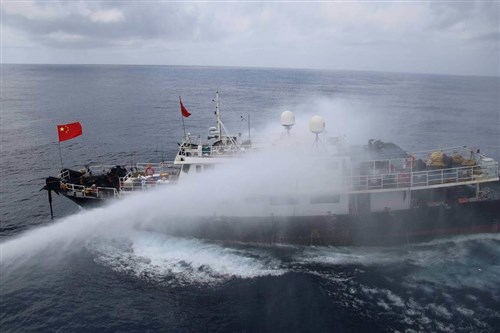 中国漁船、東沙周辺海域に進入  巡視船が放水し追い払う／台湾