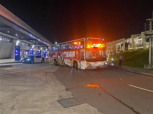 桃園空港でバスが壁に衝突  日本人4人含む32人がけが／台湾