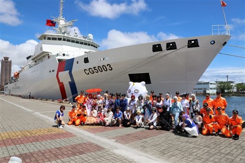 艦船でコスプレーヤーの撮影イベント 「国家海洋デー」幅広い層にPR／台湾