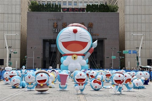 台湾・台北にドラえもんのオブジェが大量出現　特別展をPR