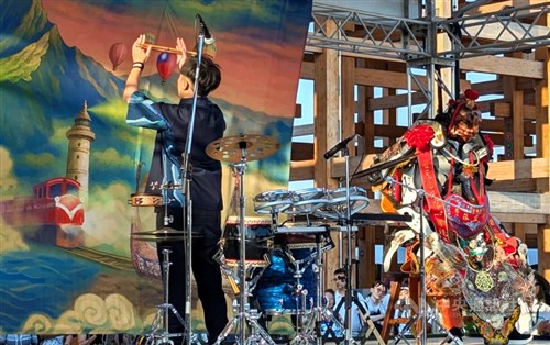 万博会場で台湾文化伝えるパフォーマンス 舞台装置に国旗も きょう・あすライブ配信