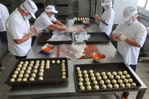 受刑者が作る月餅　予約購入受け付け開始も10万個分が即日完売／台湾