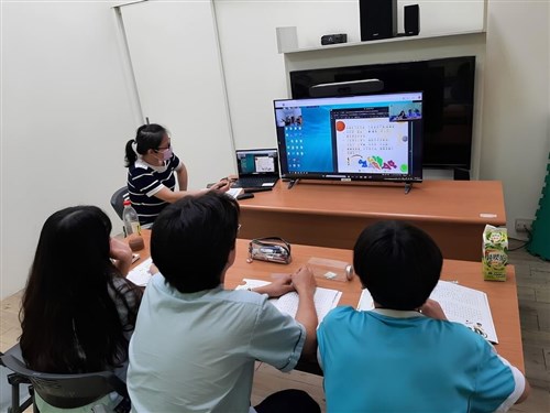 台湾の高校生 2700人超がライブ授業で「本土言語」学習