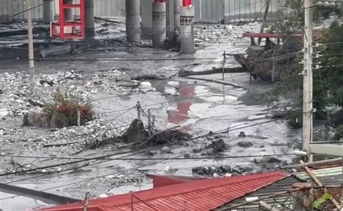 花蓮県・馬太鞍渓のせき止め湖あふれ出す　下流域の村で家屋浸水の被害／台湾