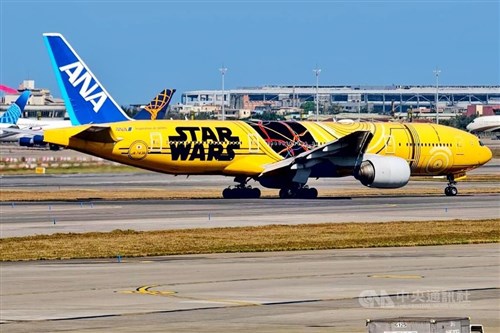 「C-3PO」塗装の全日空機、台北に到着　通常塗装に変更へ／台湾