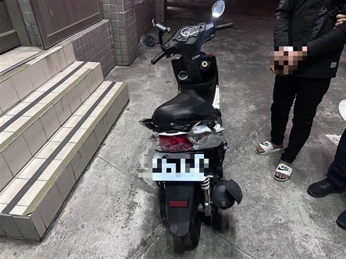 バイク窃盗の男　燃料切れで警察に救助求め送検／台湾
