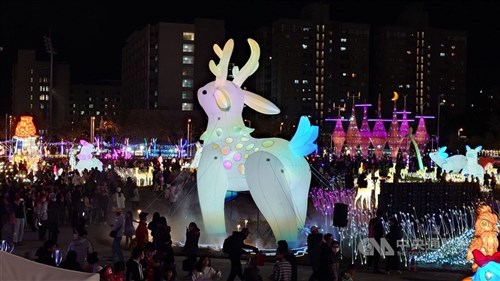 嘉義開催の台湾ランタンフェスが盛況　観光署、平日の来訪を呼びかけ