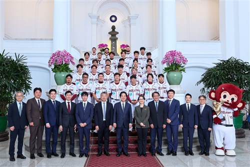 頼総統、昨季台湾一の楽天モンキーズと面会　スポーツ産業支援の意欲示す／台湾