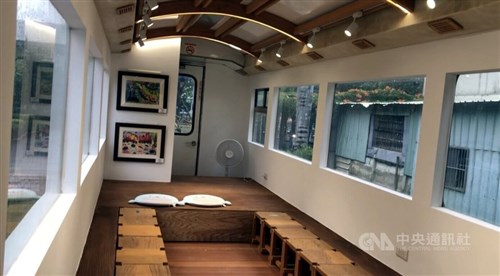 日本時代にルーツ持つ小学校　阿里山鉄道の客車を活用した図書空間がオープン／台湾