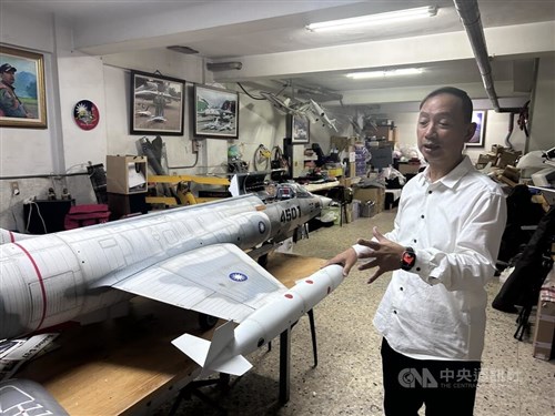 手作りのラジコン戦闘機ずらり　眼鏡店主、仕事の合間に夢を実現／台湾