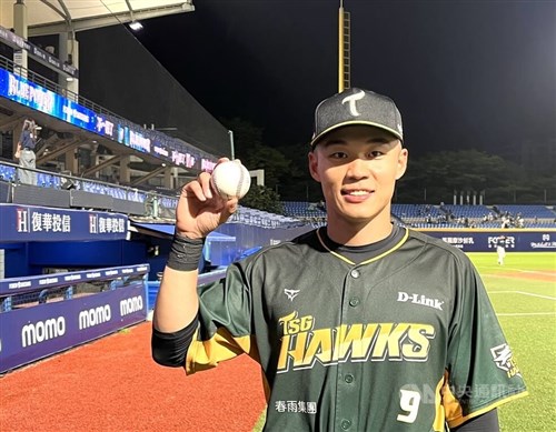 元日ハム・王柏融、100号達成　台湾プロ史上28人目　笑顔で「お待たせしました」