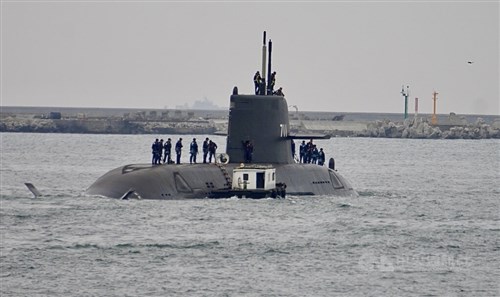 国産潜水艦「海鯤」、模擬魚雷の発射試験　台湾国際造船が映像公開