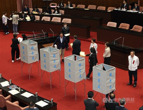 総統弾劾案は不成立　立法院で賛成が必要数に満たず　中華民国憲政史上初の表決／台湾