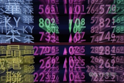 台湾株が史上最高値更新　売買代金も過去最高