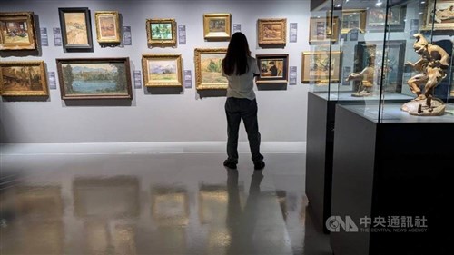 台湾の芸術家に影響　日本の近代美術と工芸品が200点超を展示　台北で展覧会