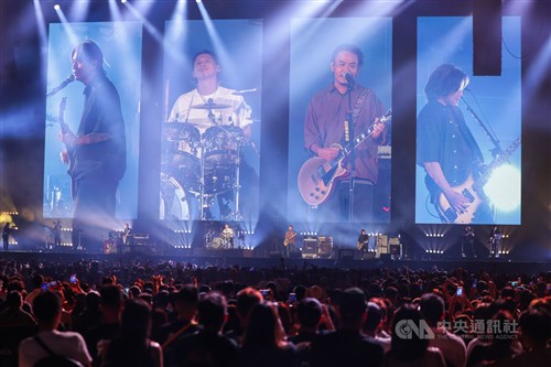 Fire EX.、初めて台北アリーナでライブ　客席には蔡英文前総統も／台湾