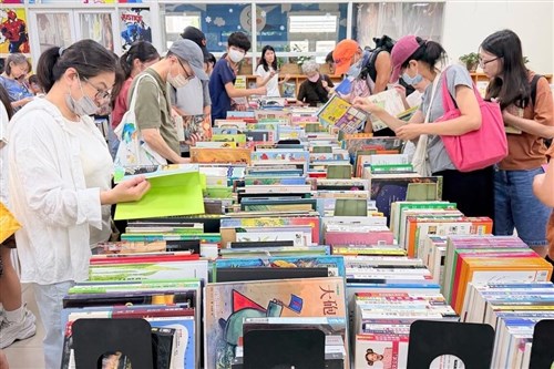 桃園市の図書館、本の交換会を開催　館長、本は「読まれてこそ価値がある」／台湾