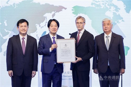 中谷前防衛相、中国の民族団結法に懸念　台北の国際フォーラムで／台湾