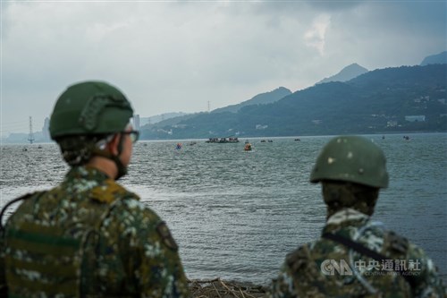国軍、淡水河に障害物設置　台北中枢への侵攻を阻止＝漢光演習3日目／台湾
