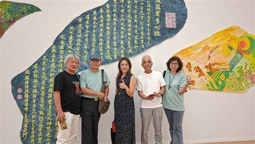 台南との交流美術展が閉幕　期間中に鑑賞の鈴木長崎市長、平和式典巡り遺憾の意／台湾