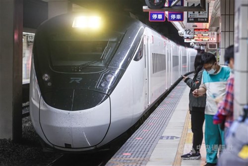 台湾鉄道の車内精算　今月中にモバイル決済可能に