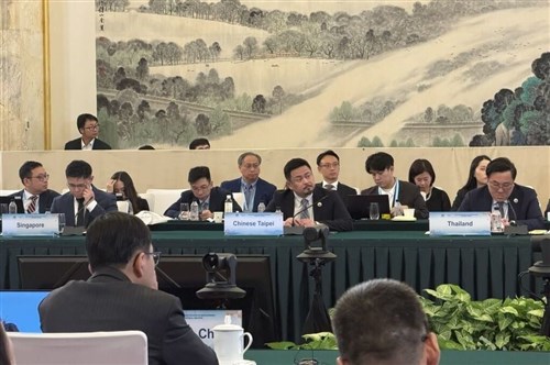訪中の洪労働部長、APEC会合に出席　「協力機会広げた」／台湾
