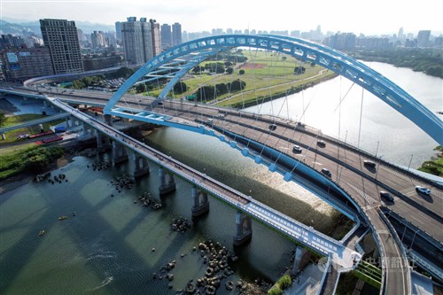 日本時代建設の「川端橋」　修復終え供用再開／台湾