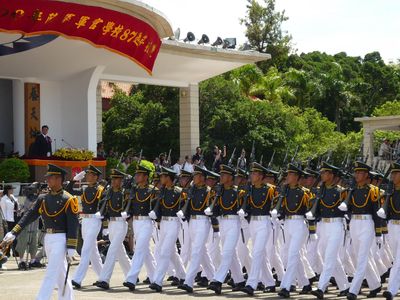 陸軍軍官学校開校記念式典でのパレード。