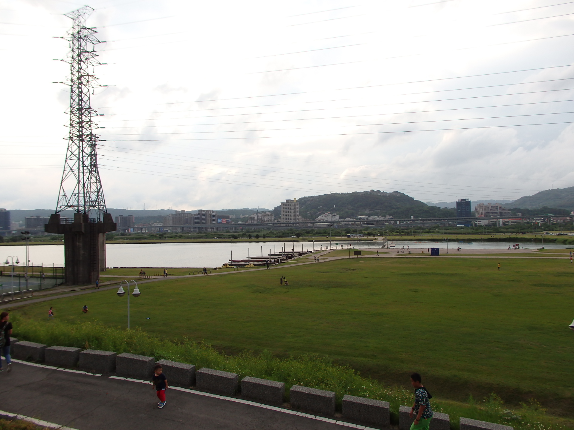 蘆洲微風園区。こんな風景をテレサも見ていたのだろうか。