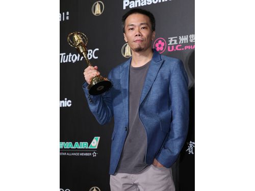 ミニドラマ・テレビ映画部門で監督賞を受賞したシャオ・リーショウ(蕭力修)