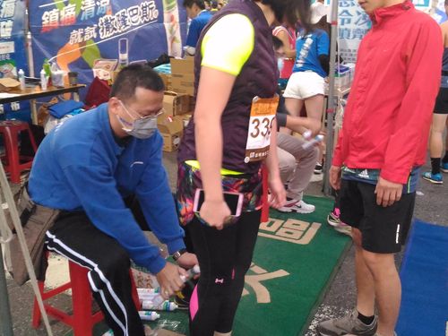 サロンパスのブース