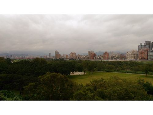 ランニングコースとして人気の新店渓沿いの古亭河浜公園