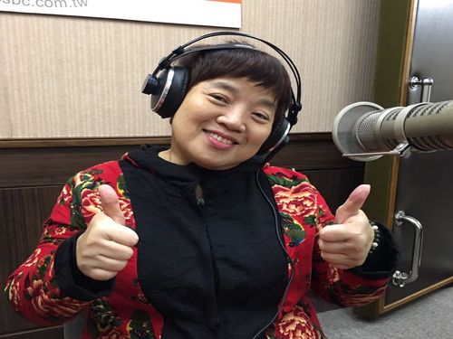 「スパ・レディー」、「温泉女王」と呼ばれる台湾の旅行作家楊麗芳のラジオ番組「一番の温泉郷」は台湾で初の温泉情報を放送するラジオ番組である。