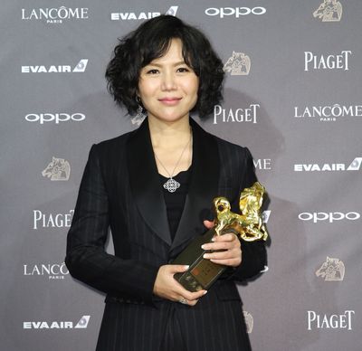 監督賞を受賞した「天使は白をまとう」のヴィヴィアン・チュウ監督