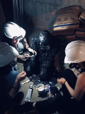 「次の～」で制作スタッフが作った遺体（チュウ提供）