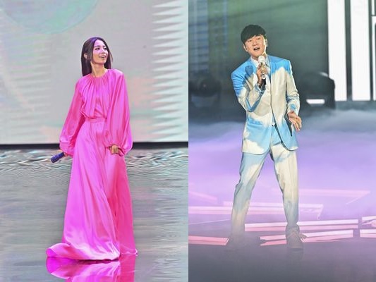 パフォーマンスを披露するHebe(左)、JJ(右)(GMA提供)