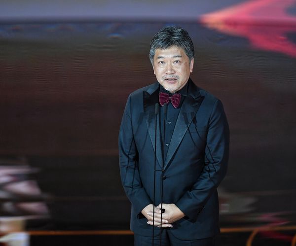 生涯功労賞の案内人として登場した是枝裕和監督