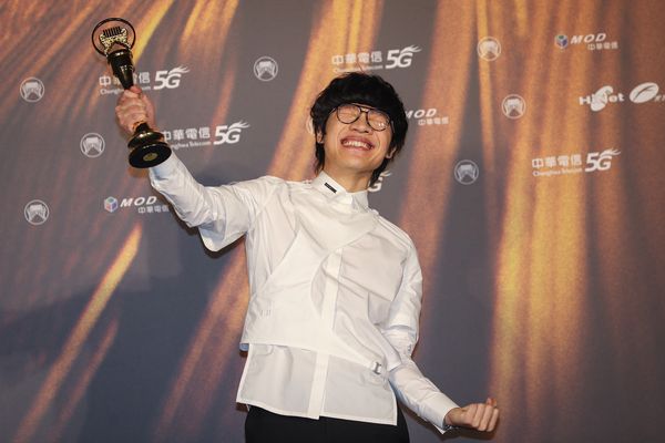 「刻在我心底的名字」で年間楽曲賞を受賞したクラウド・ルー