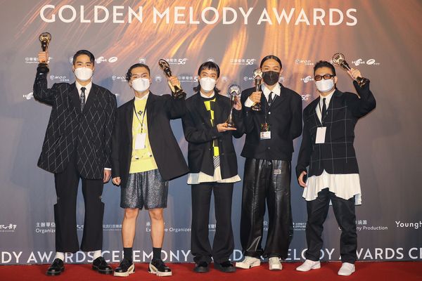 バンド賞を受賞した「落日飛車」