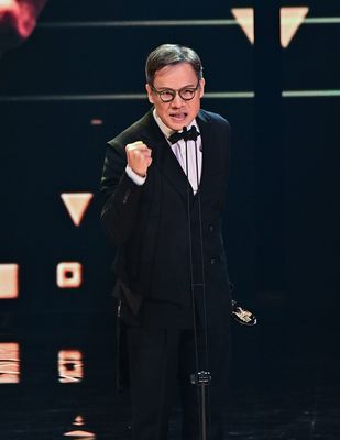 特別貢献賞を受賞したルオ・ダーヨウ