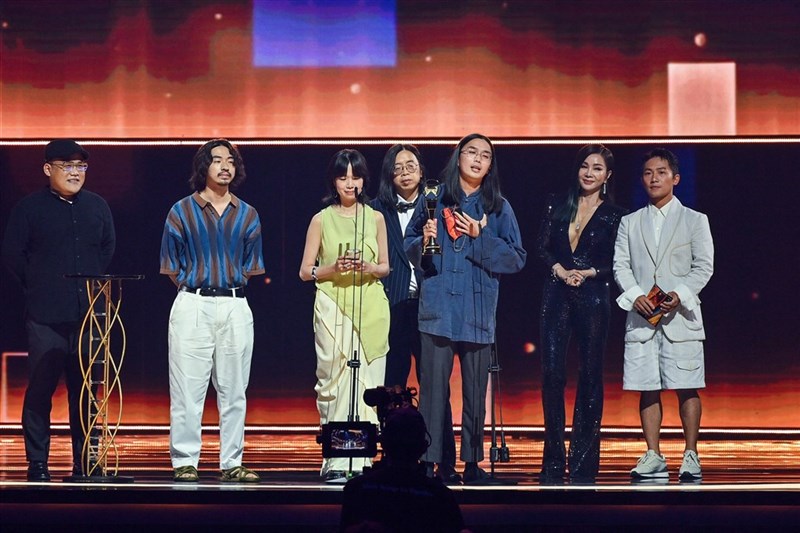 台湾語アルバム賞を受賞したバンド「リリウム」(百合花)=台湾テレビ提供