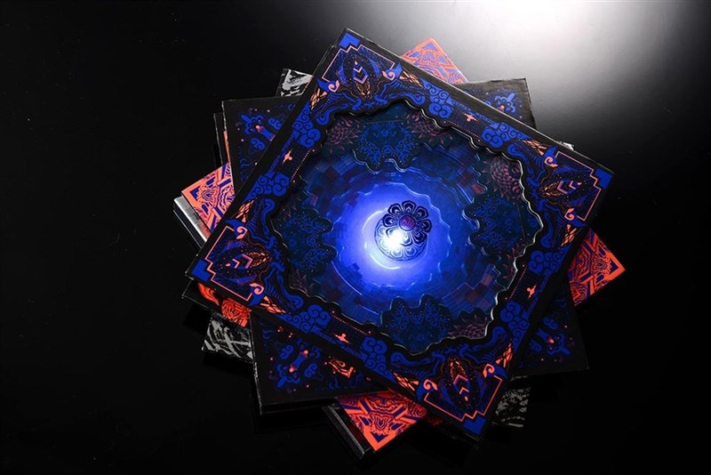 2019年に米インディペンデント・ミュージック・アワードの最優秀パッケージデザイン賞を受賞したヘビーメタルバンド、フレッシュジューサー(血肉果汁機)のアルバム「深海童話」(然點設計工作室提供)