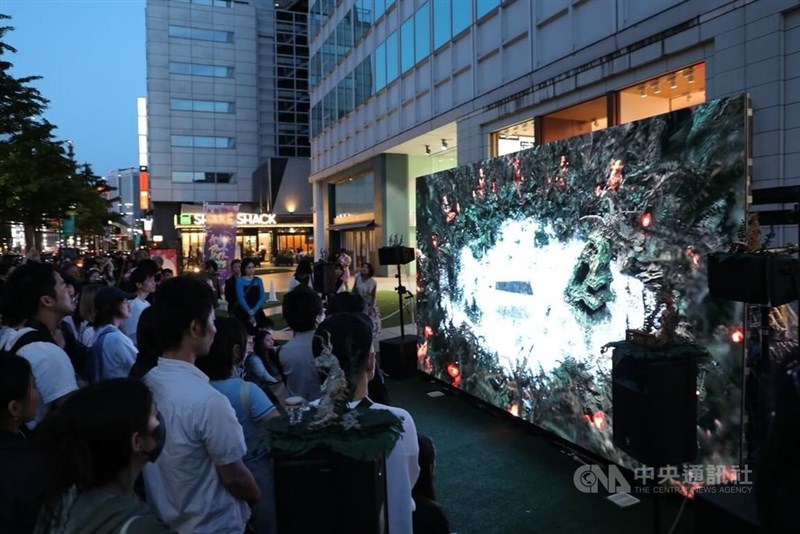 台湾人芸術家の動画作品、六本木ヒルズ前に 一夜限りのアート祭典