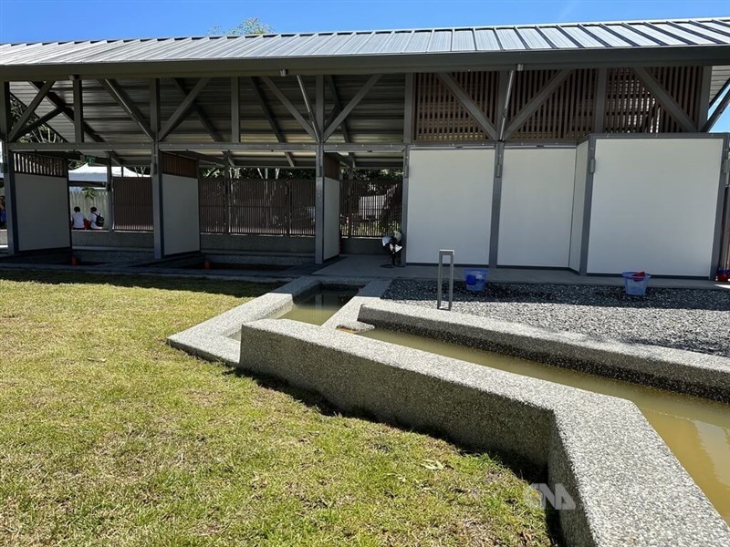 完成した「瑞穂温泉公園」＝2023年7月13日、中央社記者李先鳳撮影