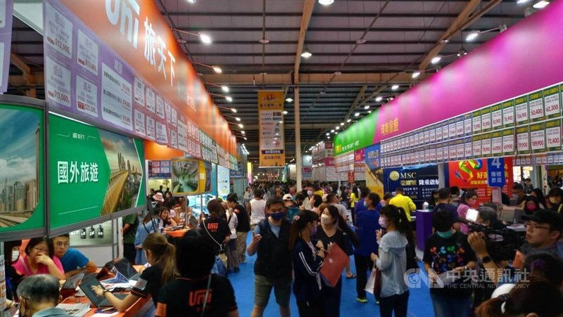 13日に中部・台中で開幕した旅行博「台中国際旅展」の会場＝蘇木春撮影
