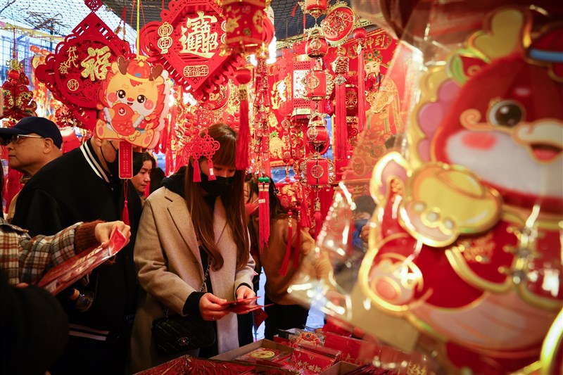 旧正月の必需品 「春連」売り場にぎわう／台湾 - フォーカス台湾