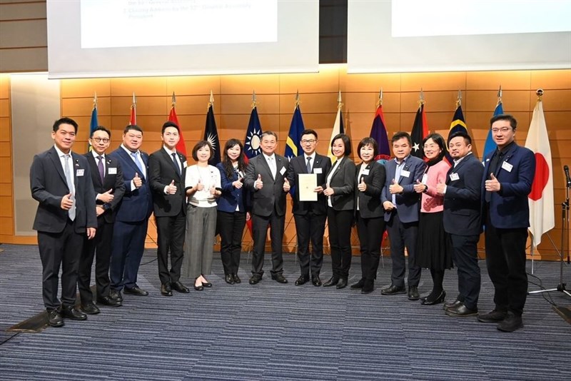 アジア太平洋国会議員連合の総会に出席した台湾の立法委員ら（立法院提供）