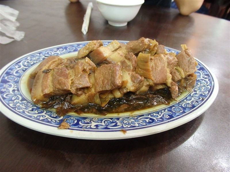 客家料理の一つ「梅干扣肉」