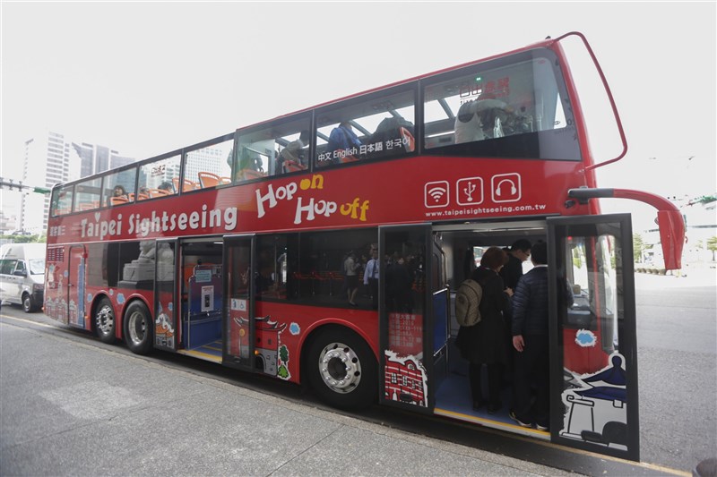 台北市2階建て観光バス「オープントップバス」(中央社資料写真)