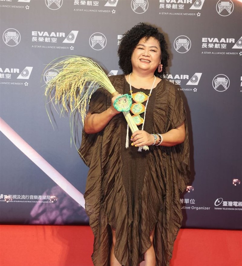 「第35回ゴールデン・メロディー・アワード」（金曲奨）授賞式で、台湾語アルバム賞を受賞した台湾原住民（先住民）族出身の歌手、パナイ（巴奈）さん＝6月29日、張新偉撮影